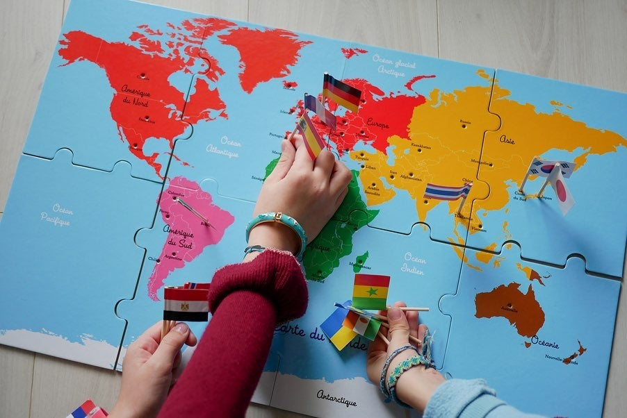 Nathan - Mon coffret Montessori Drapeaux du monde